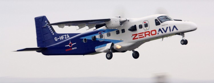 ZeroAvia test flight with hydrogen fuel cell powertrai